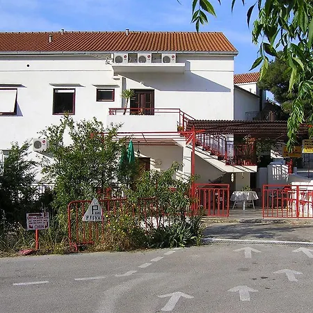 Tea Hotel